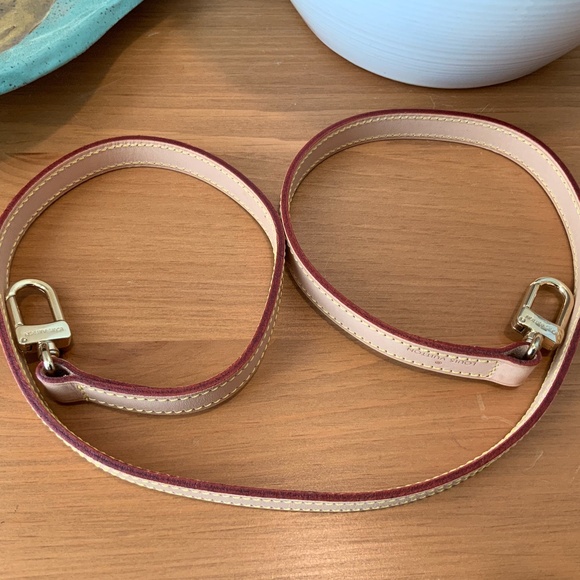 Louis Vuitton Vachetta Leather Shoulder Strap - Picture 7 of 16